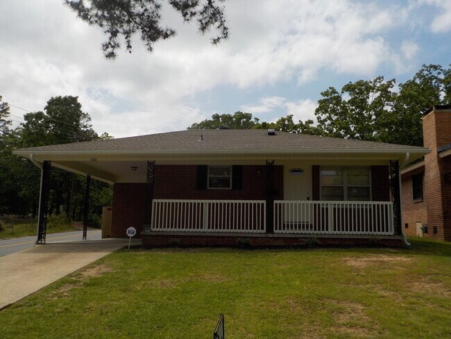 900 N Hughes St in Little Rock, AR - Building Photo - Building Photo