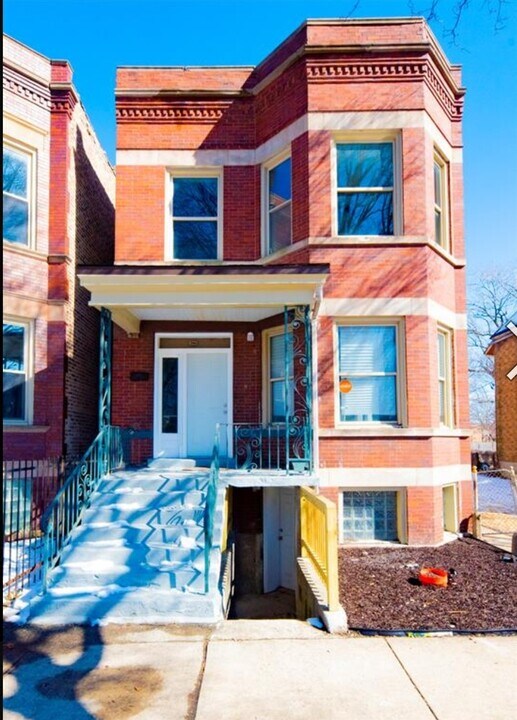 6221 S May St in Chicago, IL - Building Photo