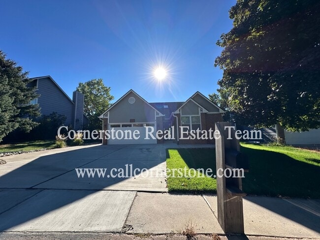 950 Royal Crown Ln in Colorado Springs, CO - Foto de edificio - Building Photo