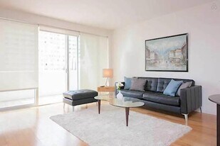 969 Hilgard Ave, Unit 609 in Los Angeles, CA - Building Photo
