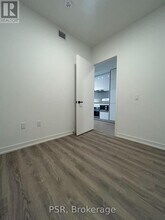 8 Interchange Wy in Vaughan, ON - Building Photo - Building Photo