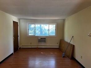 7 Beacon St in Leominster, MA - Building Photo - Building Photo