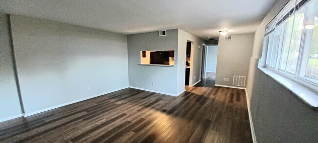 4440 Flowerdale Ave in Dayton, OH - Building Photo - Building Photo