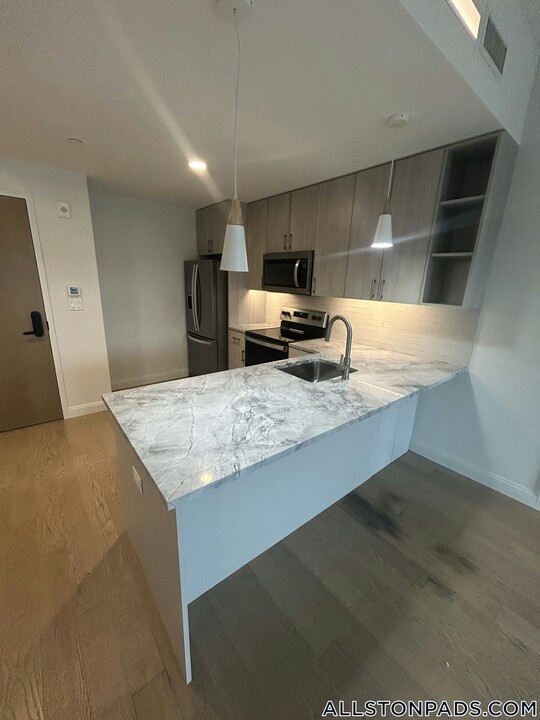 55 Brighton Ave in Boston, MA - Building Photo