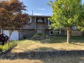 3788 Howden Dr in Nanaimo, BC - Building Photo