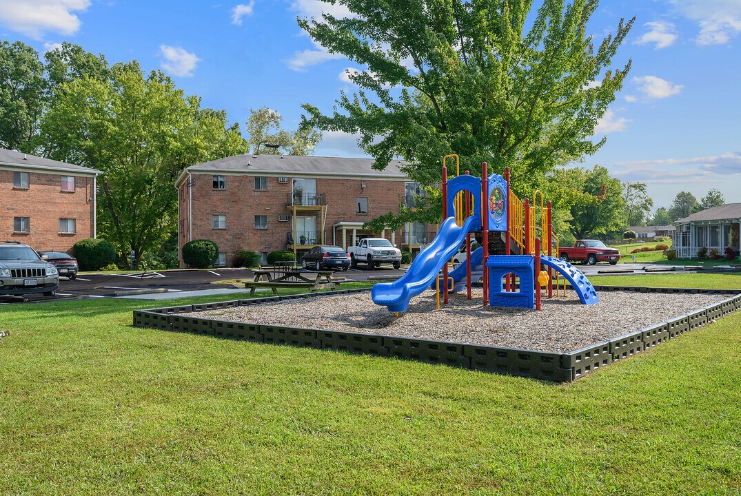 40 High Meadow Ln, Unit 40-06 in Williamsburg, OH - Building Photo