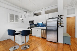 417 S Jefferson St, Unit 409 in Chicago, IL - Building Photo - Building Photo