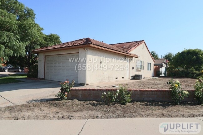 515 La Haina Pl in Ramona, CA - Building Photo - Building Photo
