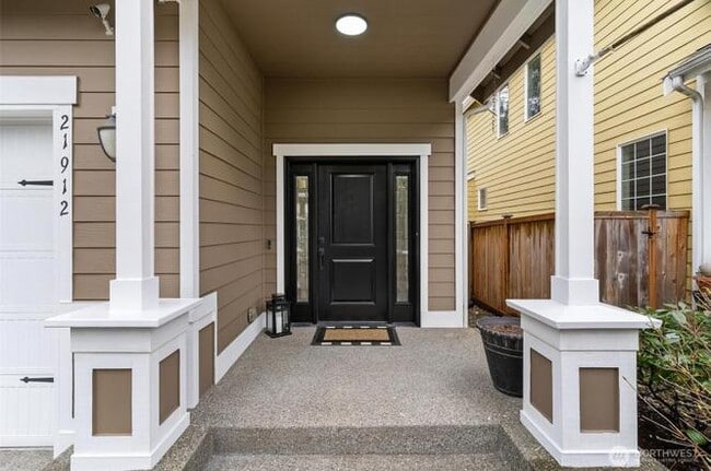 21912 SE 240th Pl in Maple Valley, WA - Building Photo - Building Photo