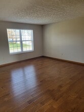 482 Parkside Commons Ct in Collinsville, IL - Building Photo - Building Photo