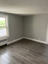 10334 Adirondack View Hts, Unit 4 Upstairs in Utica, NY - Foto de edificio - Building Photo