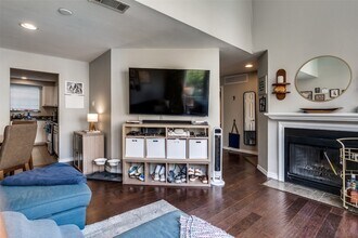 3100 Cole Ave, Unit 213 in Dallas, TX - Building Photo - Building Photo