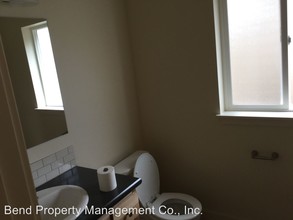 7 SE Cleveland Ave in Bend, OR - Building Photo - Building Photo