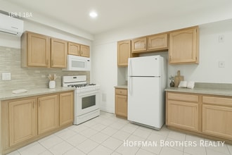 1023 Larch St in Inglewood, CA - Building Photo - Building Photo