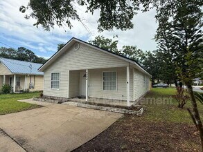 324 Lena St in St. Augustine, FL - Building Photo - Building Photo