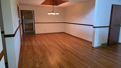 620 East St S in Grinnell, IA - Building Photo - Building Photo