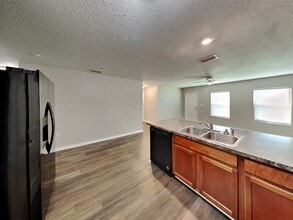 275 Elm Ct in Poinciana, FL - Building Photo - Building Photo