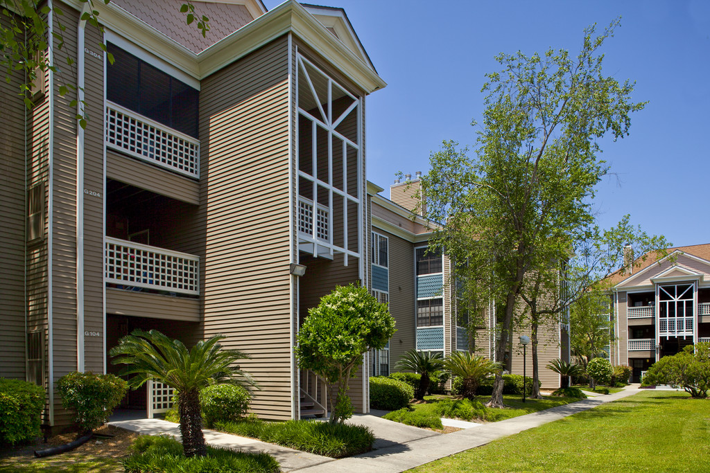 Seasons Apartments in Kenner, LA