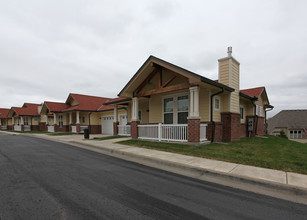 Park Meadows Senior Living in Overland Park, KS - Building Photo - Building Photo