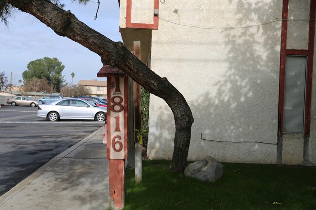 Planz Road Apartments in Bakersfield, CA - Building Photo - Building Photo