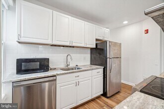 1701 Point Breeze Ave in Philadelphia, PA - Building Photo - Building Photo