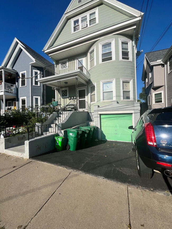 56 William St, Unit 2