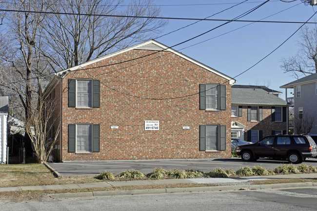 Virginia Colony Apartments in Virginia Beach, VA - Building Photo - Building Photo