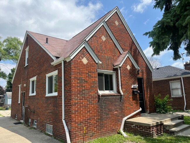16609 Edmore Dr in Detroit, MI - Building Photo - Building Photo