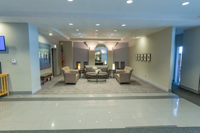 6157 N Sheridan Rd in Chicago, IL - Building Photo - Building Photo