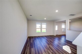 172 Purple Sandpiper Ln in Leander, TX - Building Photo - Building Photo