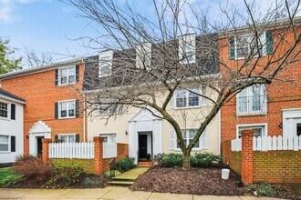 2649 S Walter Reed Dr in Arlington, VA - Building Photo - Building Photo