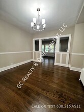 2317 Maple Ave in Downers Grove, IL - Building Photo - Building Photo
