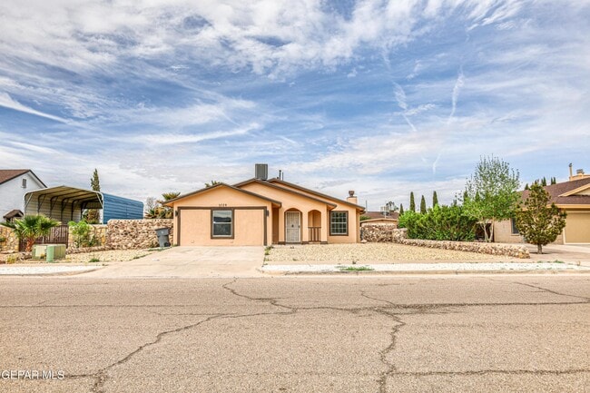 property at 5729 Saplinas Rd