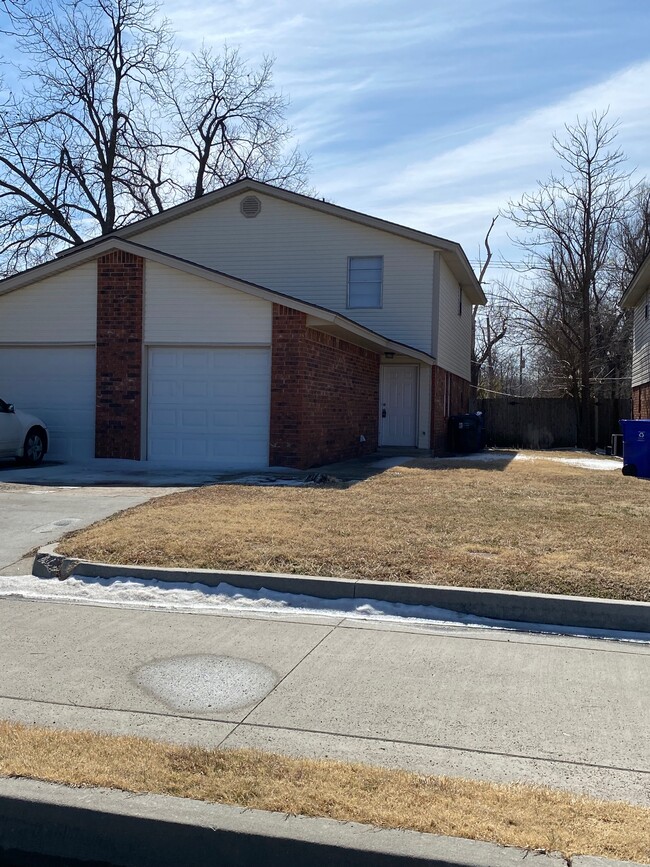 property at 1018 E Main St