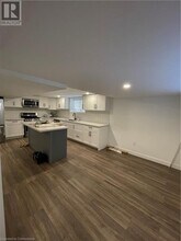 176 Queensdale Ave E in Hamilton, ON - Building Photo - Building Photo