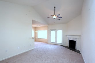 Villas at PeaceHaven in Winston-Salem, NC - Foto de edificio - Building Photo
