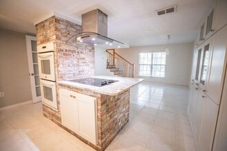 2457 Duncan Dr in Niceville, FL - Foto de edificio - Building Photo