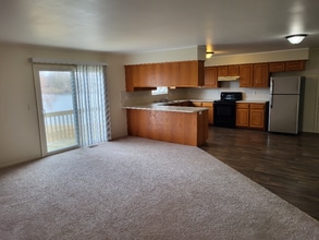 11751 21 Mile Rd in Utica, MI - Building Photo - Building Photo