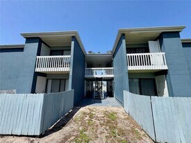 1909 5th St W in Bradenton, FL - Building Photo