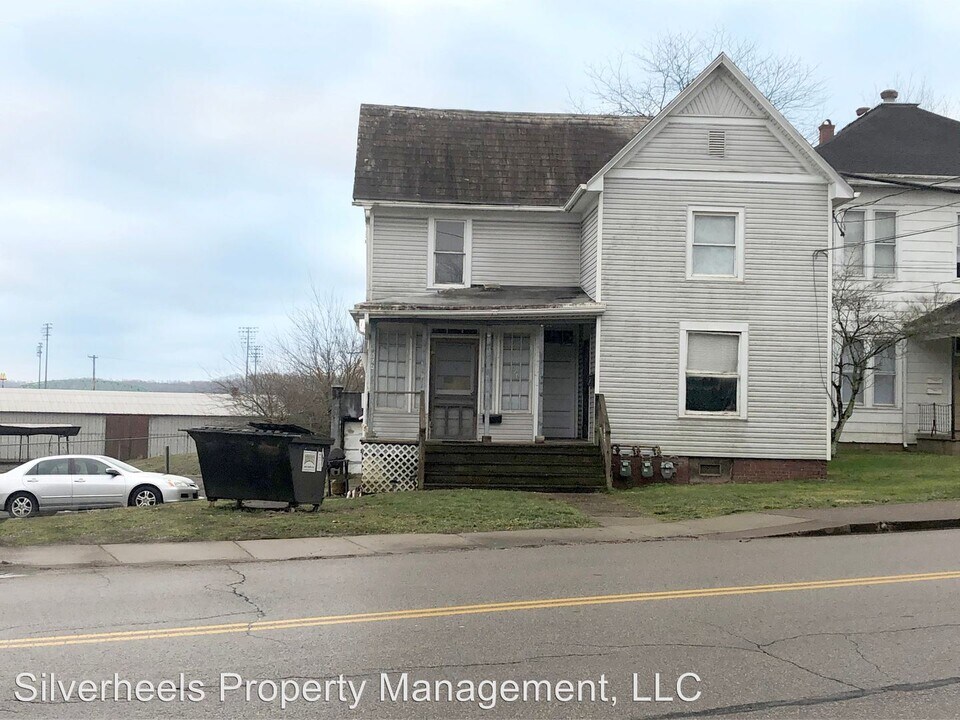 854 Greene St in Marietta, OH - Building Photo