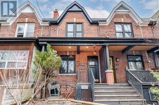 653 Logan Ave in Toronto, ON - Building Photo