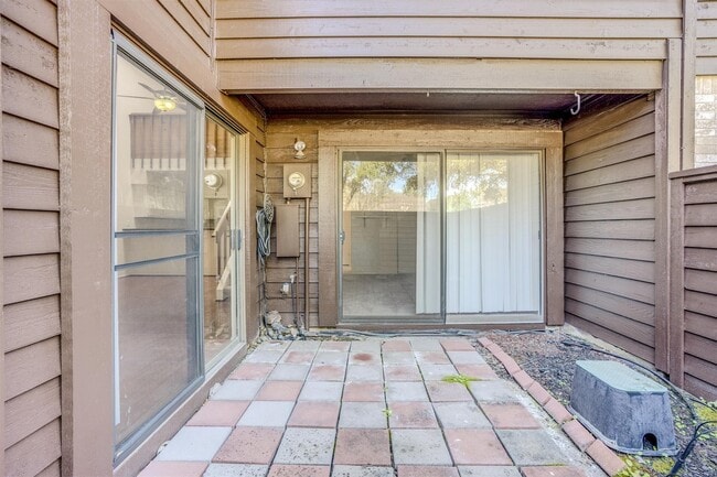 2611 Grants Lake Blvd in Sugar Land, TX - Building Photo - Building Photo