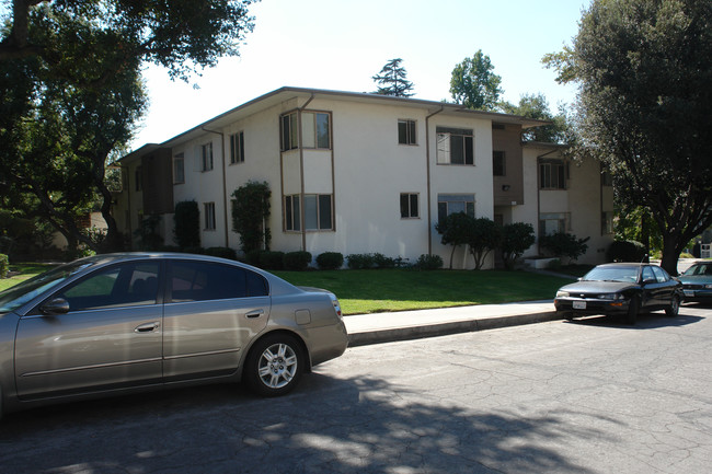 1804 Tamerlane Dr in Glendale, CA - Foto de edificio - Building Photo