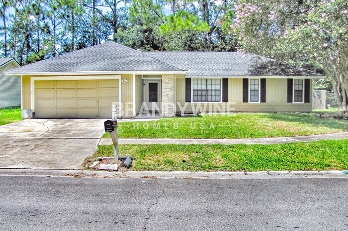8155 Crosswind Rd in Jacksonville, FL - Building Photo