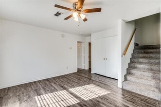 325 Queens Ct S in Mansfield, TX - Building Photo - Building Photo