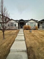 218 E Chestnut St in Windsor, CO - Building Photo