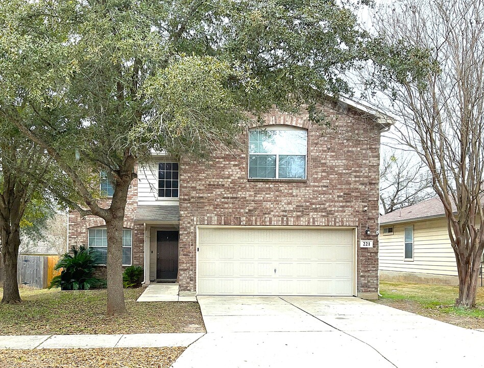 221 Armadillo Way in Cibolo, TX - Building Photo