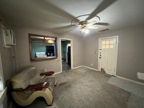 706 Violet St in West Columbia, SC - Building Photo - Building Photo