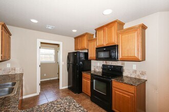 3897 W Mahogany Dr in Fayetteville, AR - Building Photo - Building Photo