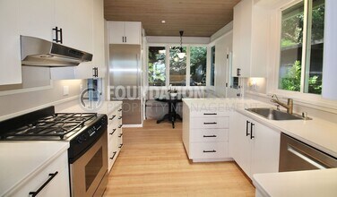 9 Fern Ave in Belvedere, CA - Building Photo - Building Photo
